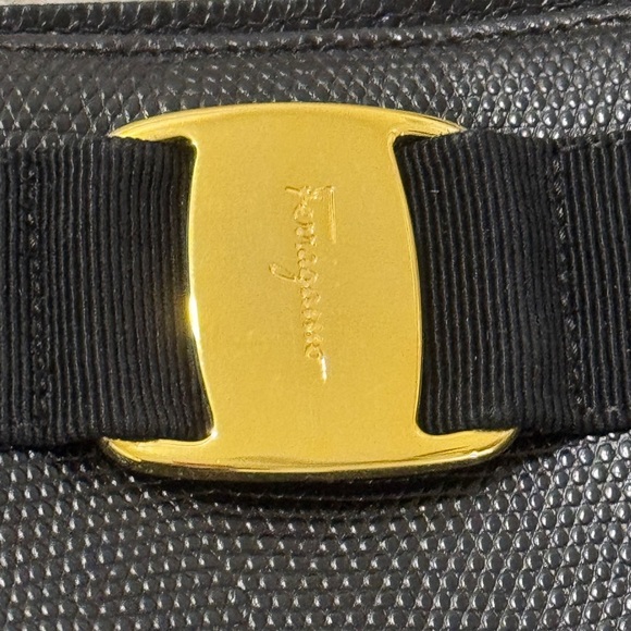 Salvatore Ferragamo Vara Bow Tote Bag - Black Textured Leather - EUC - Picture 4 of 8